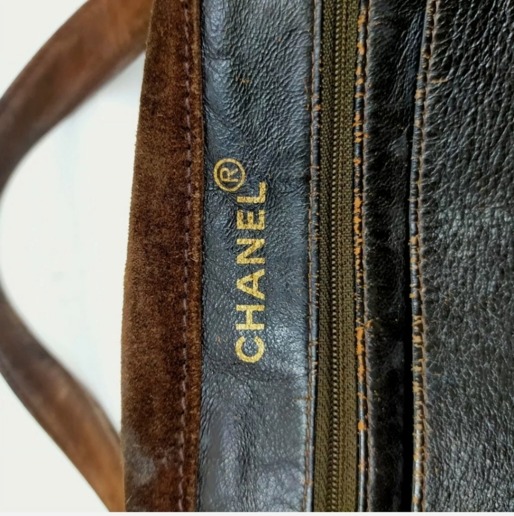 🦄  CHANEL Brown Suede Tote - Picture 9 of 10